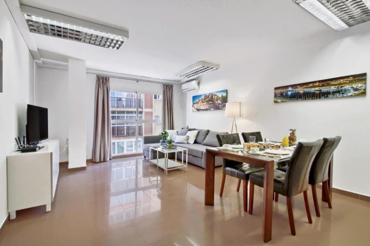 Amplio Piso Con Terraza Apartment Malaga Luaran gambar