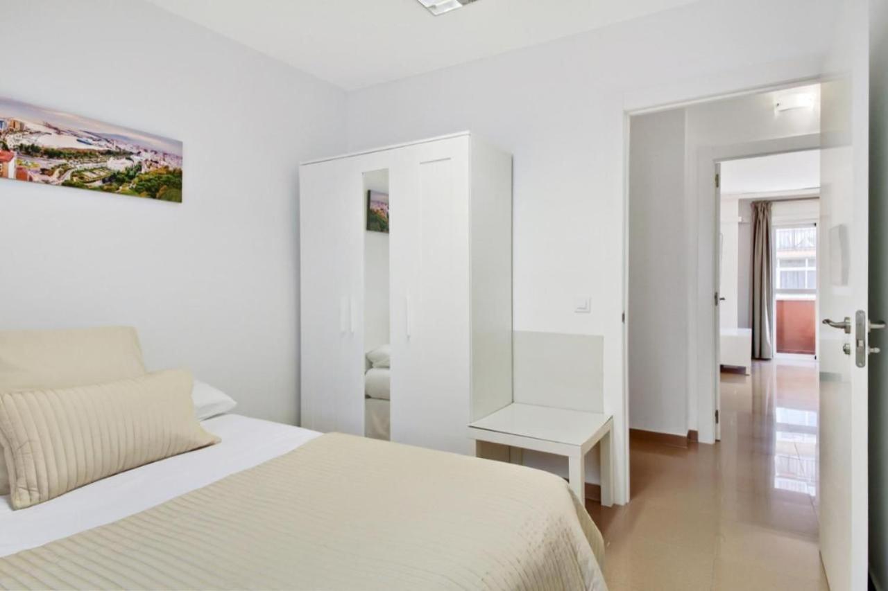Amplio Piso Con Terraza Apartment Malaga Luaran gambar